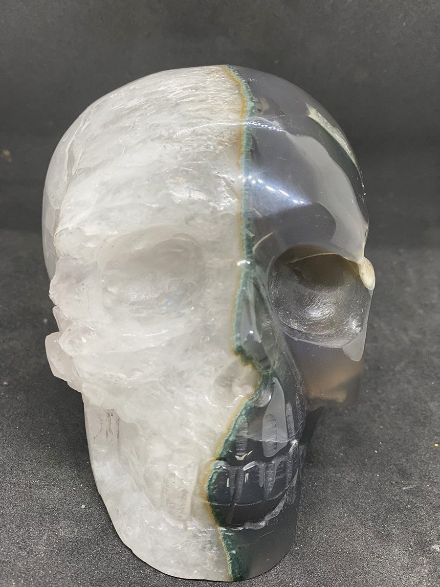 Crâne cristal de roche et agate verte