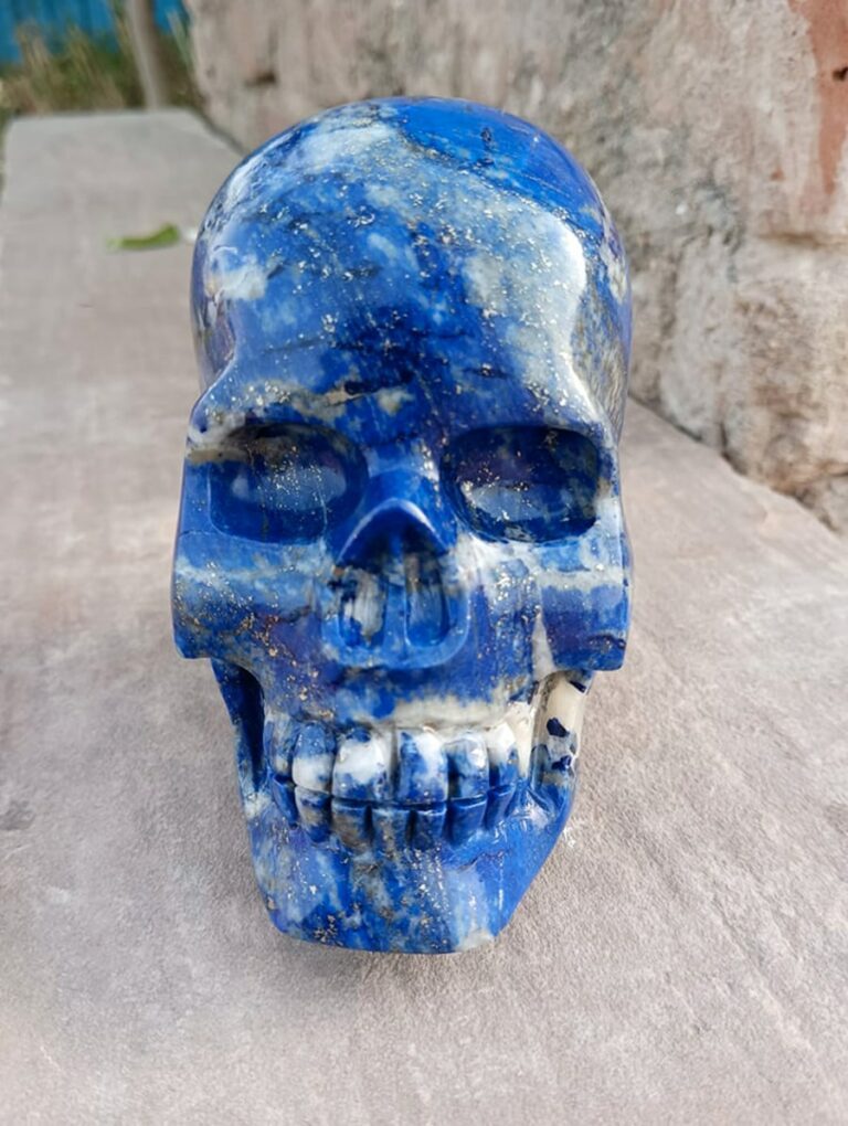 Lapis-lazuli skull